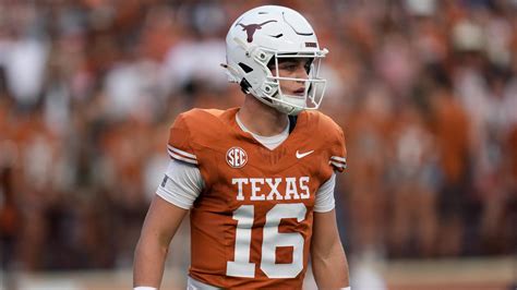 Who will start for Texas on Saturday? Sark names Manning QB1 | kvue.com