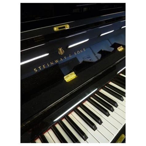 Klavier - Steinway & Sons - V-125 kaufen. | Pianova