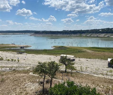 Medina Lake level continues to drop as drought looms over much of Texas ...