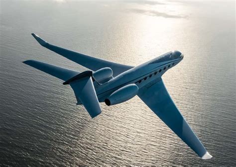 Inside Rory McIlroy’s private jet as he touches down in England ...