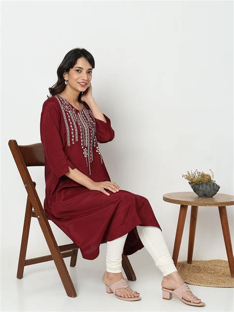 Nylangan Straight Fit Embroidered Kurta