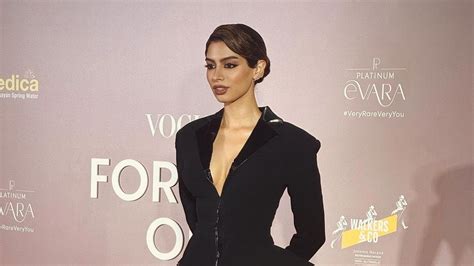 Loved Khushi Kapoor “leg dress” moment? Here's how you can replicate it ...