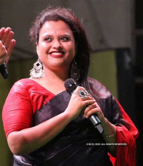 Ballygunge Cultural Association hosts a Nabobarsher jalsha Photogallery ...