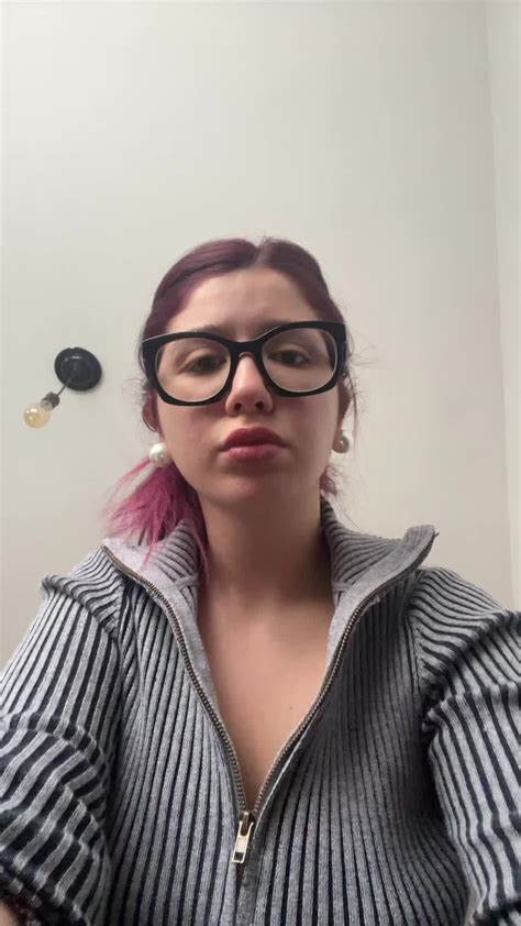 Chloe (@sumchloe) - Urlebird