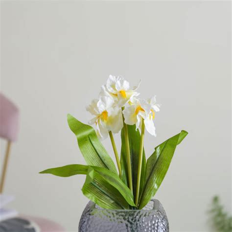 Decorative Floral Stem Online - Premium Artificial Flower | Nestasia