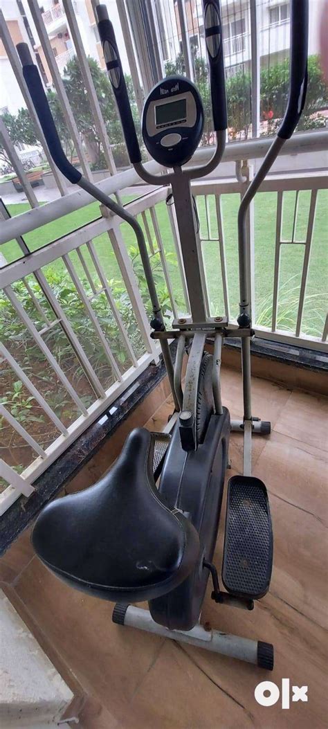 Cross Trainer with seat and display, heavy weight model, 6+ years old ...