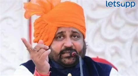 करणी सेनेचे अध्यक्ष सुखदेव सिंह गोगामेडी यांची हत्या, उद्या महाराष्ट्र ...