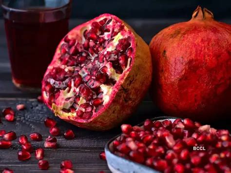 4 benefits of eating pomegranate seeds. From clogged arteries to ...