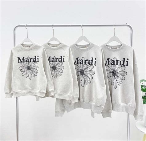 Mardi Flower Sweatshirt (Oatmeal/Black) | LINE SHOPPING