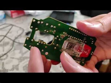 Logitech Mouse Disassembly 的图像结果