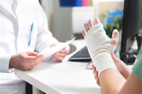 Hand Sprain vs. Fracture | Emerald Coast Urgent Care