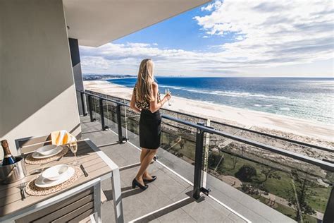 Great location and accomidation with a few - Review of Iconic Kirra ...