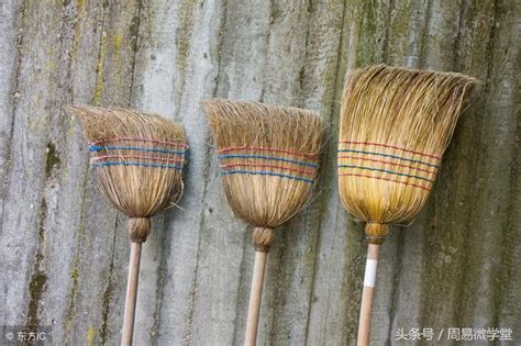 老百姓常说的“铁扫帚”是什么意思，可以把财扫走也可以扫进家门 - 每日头条