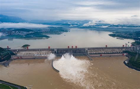 今年入汛以来最大洪水抵达三峡，流量超6万立方米/秒_北京日报APP新闻