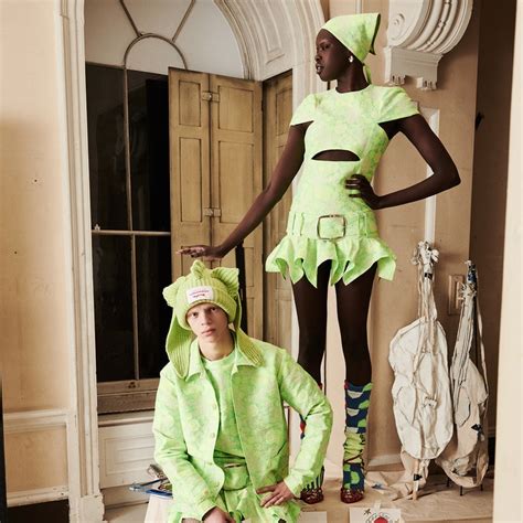 Malaika Arora Khan is now the face of this iconic sari brand | Vogue India