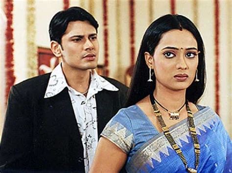 Twinkle & Akshay Applaud GST Exemption On Sanitary Pads, Dhadak’s Meme ...