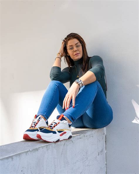 Mia Sand | Scrolller