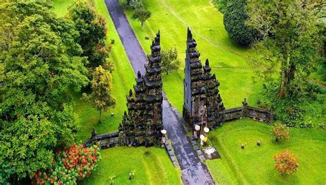 Handara Gate Offers A Perfect Balinese Landmark To The Tourists