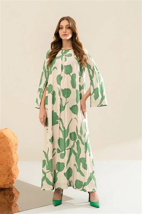 Pakistani Style Dress: Classic Elegance and Modern Flair (Verdi ...