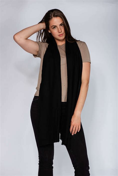100% Luxury Cashmere Black Scarf - Alchemy Story