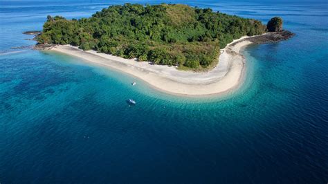 Nosy Be Wonderful Island at Madagascar - Gets Ready