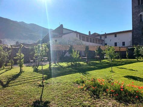 BADIA GIULIA PRESTIGIOUS HISTORICAL B&B (Camaiore) - B&B Reviews ...