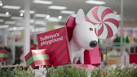Video - Target Holiday In-store Experience: B-roll