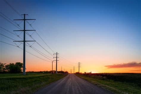 Farm Road Sunset | The sun sets on a farm road near Chambersville ...