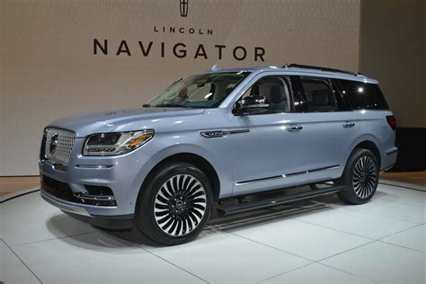 2018 Lincoln Navigator Is More Ghetto Than an Escalade in New York - autoevolution
