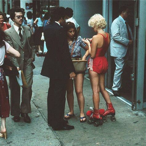 Street Scenes of New York City in the 1970s | Street scenes, New york ...