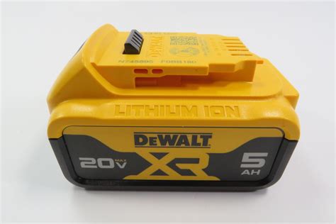 DeWalt DCB205 20VMAX XR 5.0Ah Lithium-Ion Battery / Charger