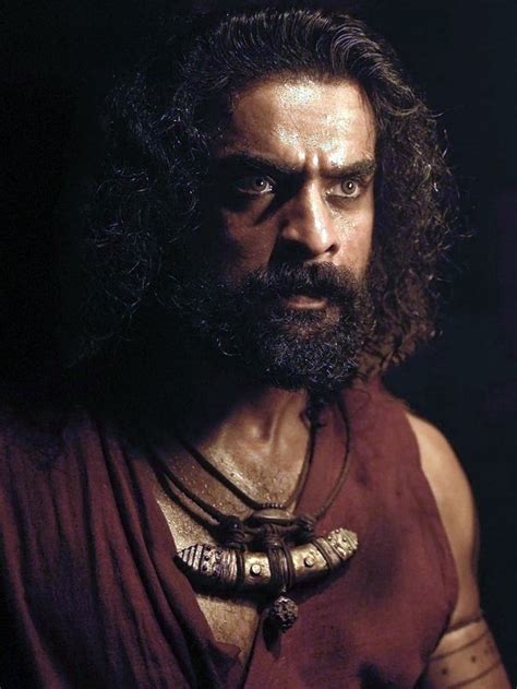 ऋतिक रोशन ने प्रेजेंट किया पैन इंडिया फिल्म ARM का टीजर, मलयालम सिनेमा ...