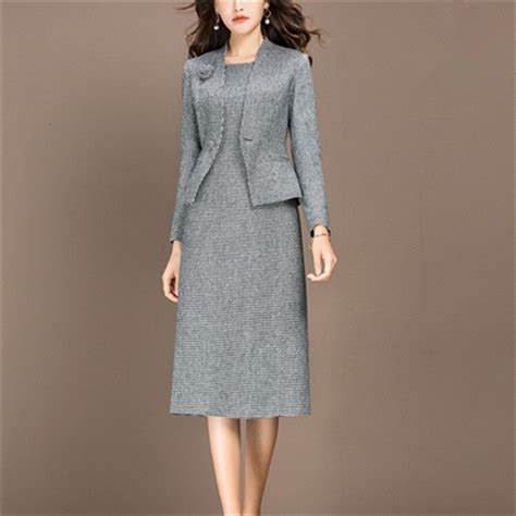 Ladies Formal Suits 的图像结果