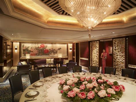 领略北京八大五星级自助餐，见证顶级奢华美食！