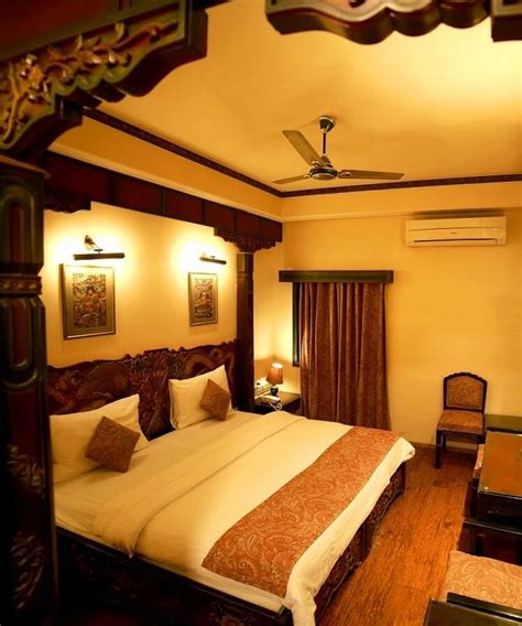 4 Star Hotels Near Kashi Vishwanath Temple Varanasi