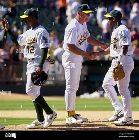 Oakland athletics 2002 hi-res stock photography and images - Alamy