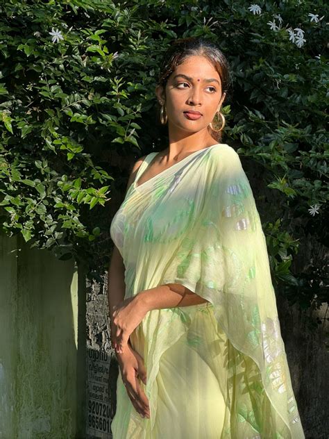 Lemon yellow glitter hand-painted chiffon saree for school college ...