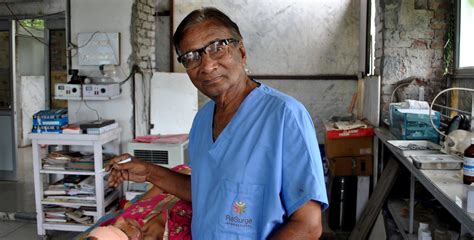 82-YO Doctor Receives The Padma Shri Award For Treating Burn Victims ...