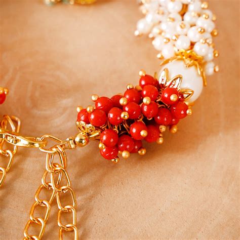 Radha Krishna Rakhi Gift Set For Bhaiya Bhabhi Online - Premium Gift ...