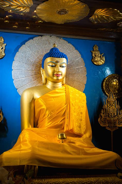 Buddhist Mindfulness: A Guide for Readers - Shambhala Pubs