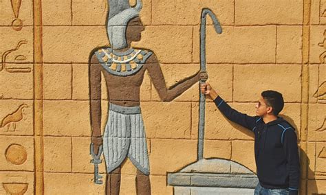 What Lies Behind the Gates of Pakistan's Elite Communities?