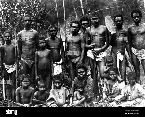 Family group aborigines Black and White Stock Photos & Images - Alamy