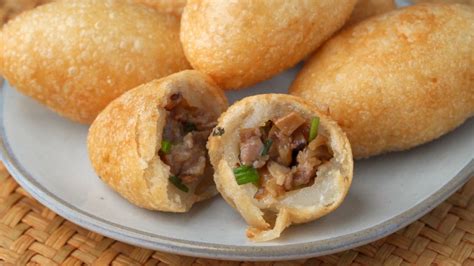 Made With Lau - Dim Sum at Home: Ham Sui Gok (Fried Glutinous Rice ...