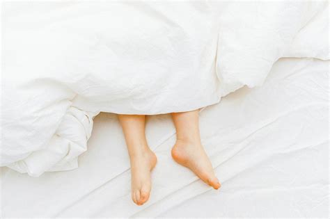 The Ultimate Guide to Non-Toxic Spring Cleaning Products - Naturally ...