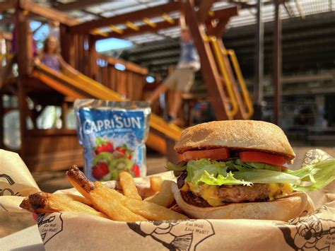 Pluckers moves into Austin's Southpark Meadows community