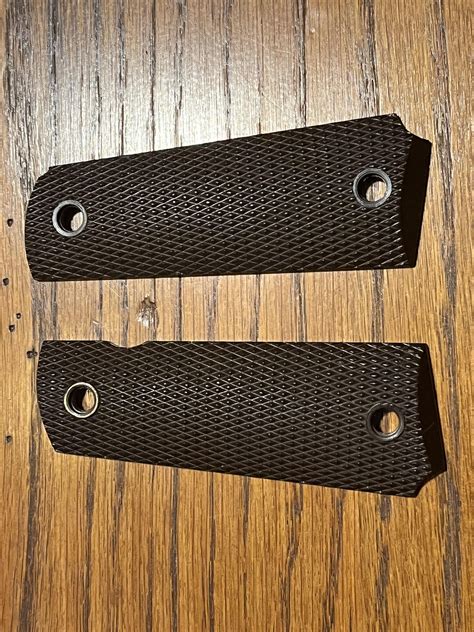 Are these original Coltrock grips for a WW2 Colt 1911 : r/milsurp