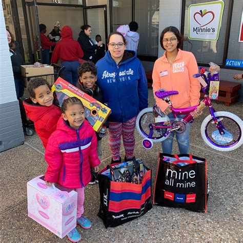 Minnie's Blessings Christmas Giveaway – Minnie's Food Pantry