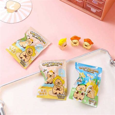 Caixinha Surpresa de Borracha em Formato de Capivara, Borrachas ...