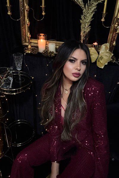 Zümrüt Yeşili Kadife Payetli V Yaka Mini Elbise - Sohotique By P ...