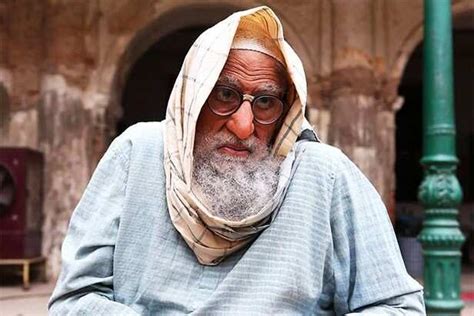 Amitabh Bachchan on using prosthetics for a month in Gulabo Sitabo ...